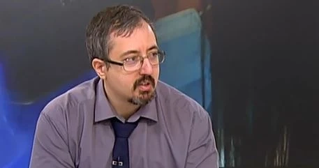Математик: Училищата са основен двигател на пандемията