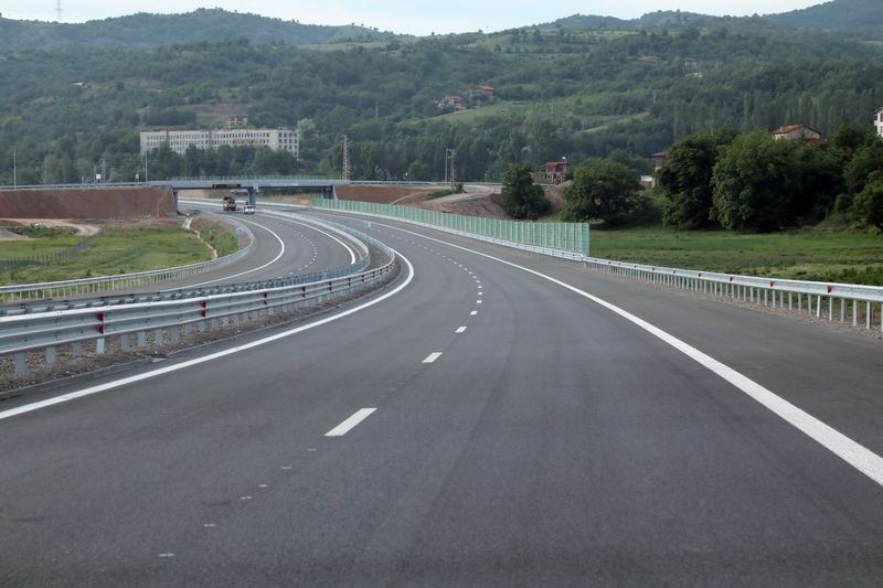 Зелените и тяхна фирма провалиха еврофинансирането за магистрала Струма