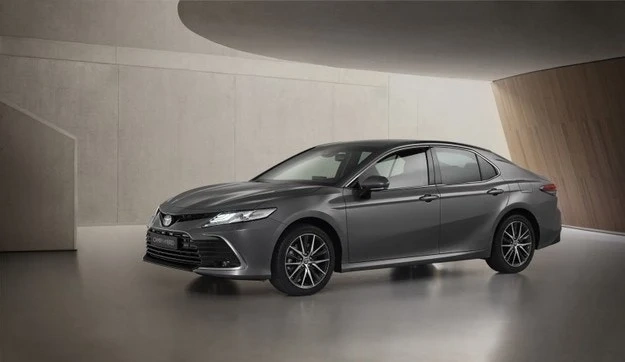 Camry Hybrid за автомобилните ентусиасти
