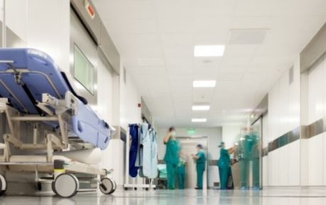 Шест болници в София отказват прием на мъж с пневмония, защото няма COVID-19