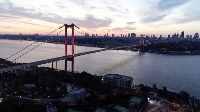 16-милионния мегаполис Истанбул пустее 