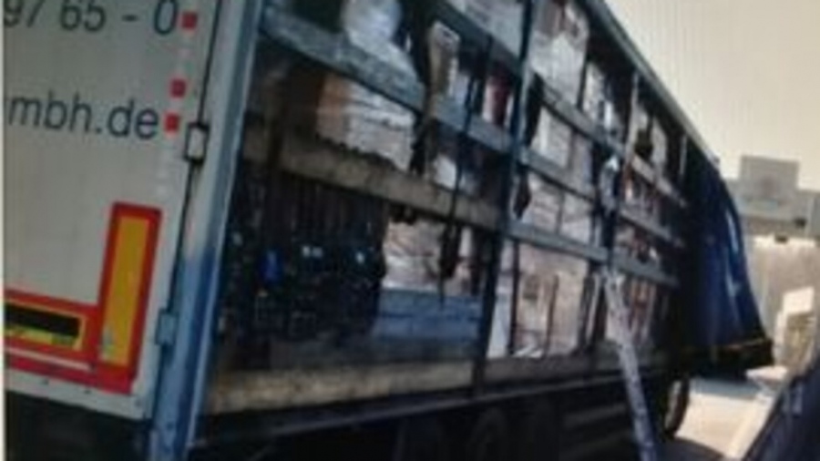 Задържаха мигранти в камион на ГКПП - Кулата