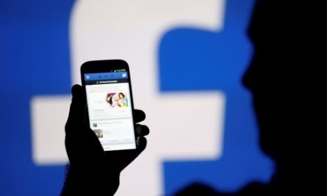 Фейсбук ще плаща милиони на новинарски издания за съдържанието им