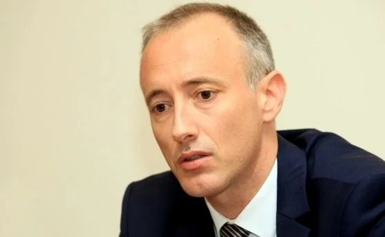 Министърът на образованието създава напрежение сред учените