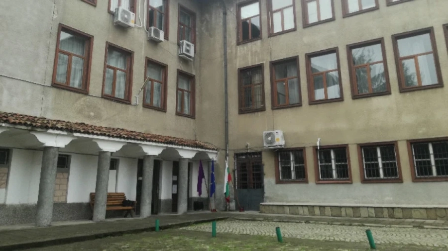 Ремонтират училища в Горна Оряховица и във Велико Търново