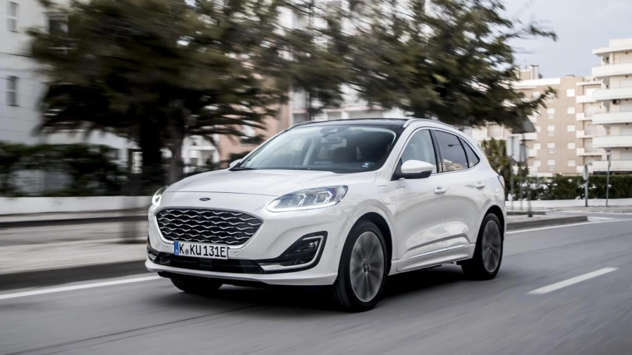 Изкуствен интелект управлява системата 4х4 в новия Ford Kuga Hybrid