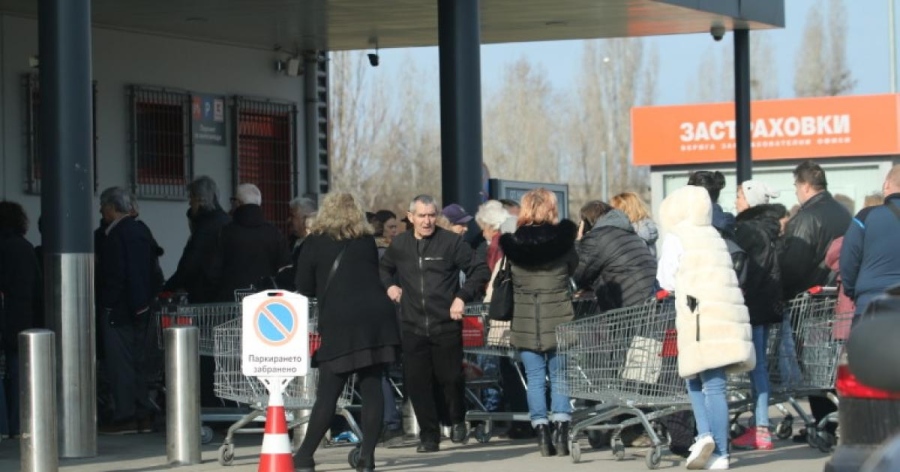 Засилват проверките за мерките и за носенето на маски в търговските обекти в София