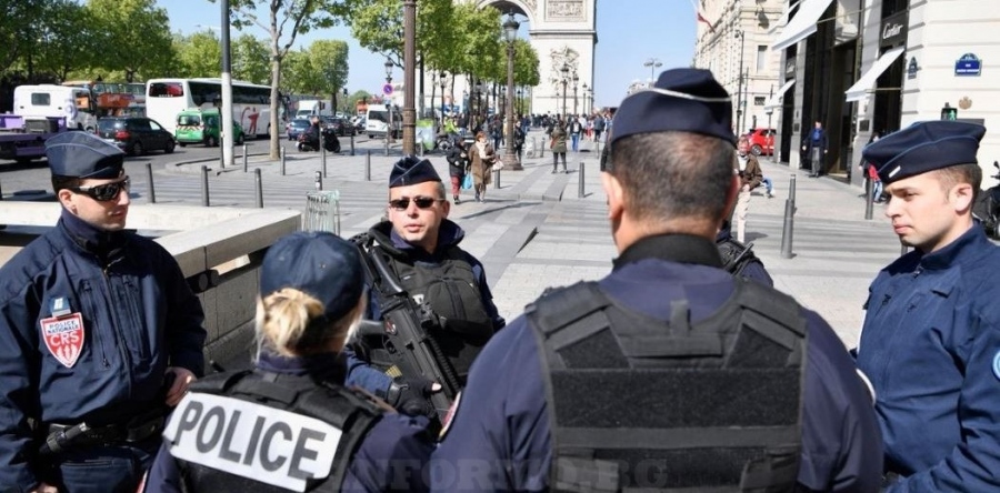Трима убити полицаи след сигнал за домашно насилие във Франция