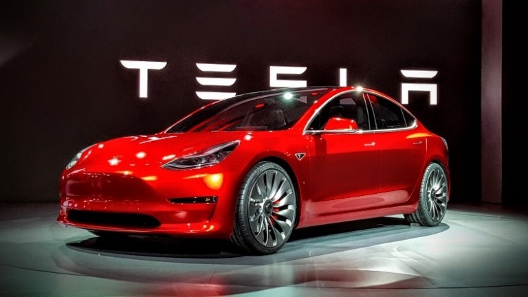  Tesla отвори шоурум в Полша, следва Румъния