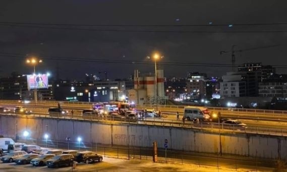 Двама души са в болница след верижна катастрофа на околовръстното в София (СНИМКИ)