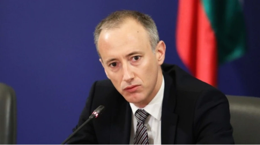 Държавата ще плаща таксите на студенти с договор за работа след следването