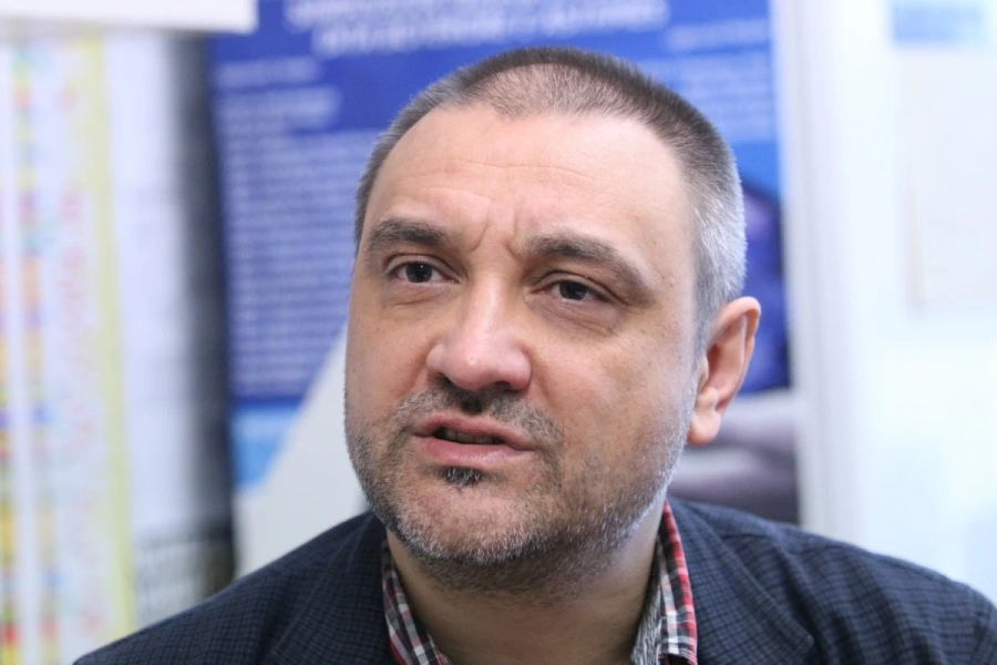 Проф. Чорбанов: Разпространението на вируса не става на улицата или в кафенето