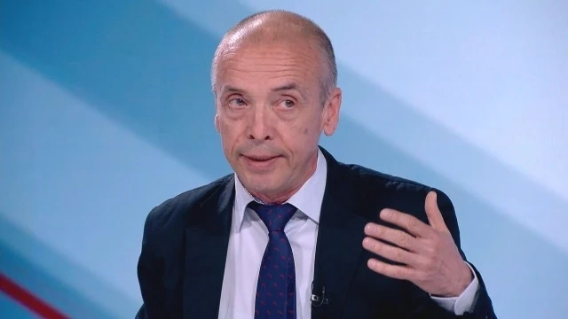 Доц. Мангъров: Новият щам служи за оправдание, мерките са безсмислени