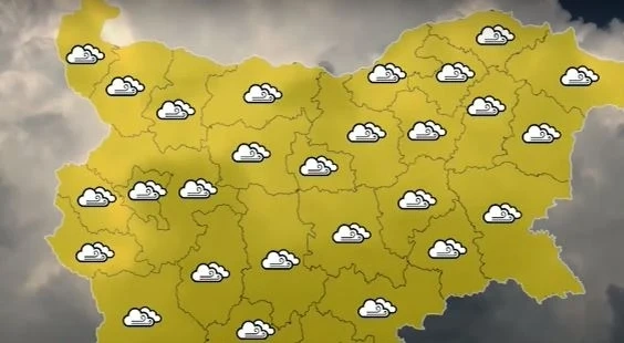 Жълт код за опасен вятър в цялата страна
