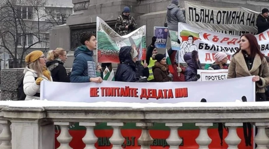 Сем. Спасови подкрепя проекта, а отнемането на деца се връща за изборите