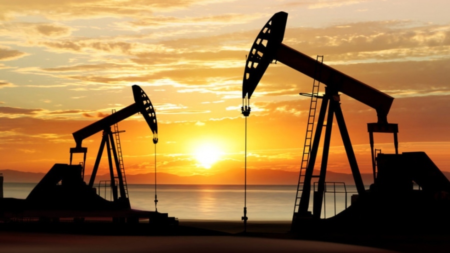 Инвеститори прогнозират поскъпване на петрола до 70-80 долара на барел