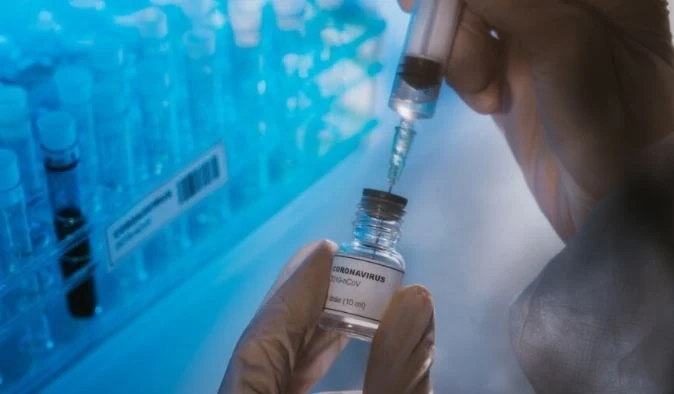 Започват изпитвания на ваксината на AstraZeneca върху деца