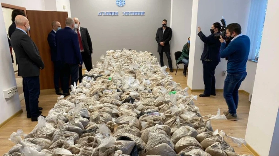 Хероин за над 30 млн. лева задържаха във Варна
