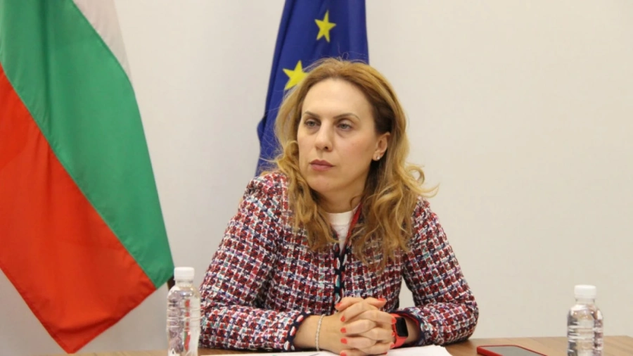 Николова: Работим за един по-добър летен туристически сезон 