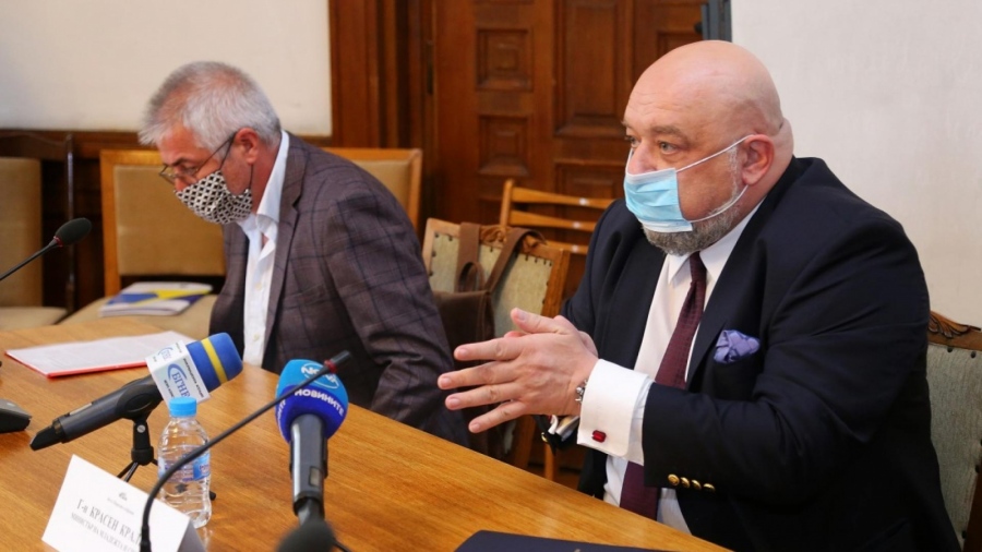 Спортното министерство с позиция за допинга в плуването