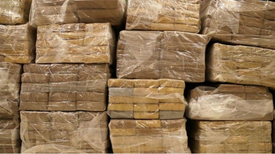 Нидерландия съобщи за заловени рекордни 23 т кокаин
