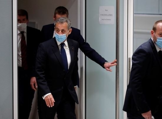 Осъдиха Никола Саркози на три години затвор за корупция