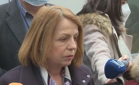 Фандъкова предлага дистанционно обучение за учениците от 5 до 12 клас и намаляване на работното време на заведенията