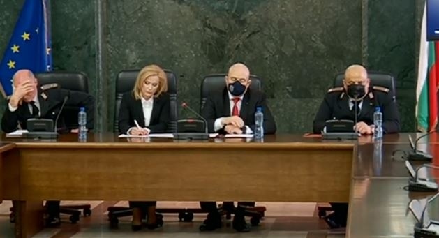 Разкриха група за шпионаж, арестувани са военни