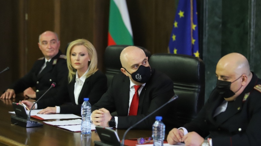 Гешев за шпионския скандал: Българи продават страната си за стотинки