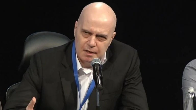Слави Трифонов: След изборите ще реша дали да съм и тв водещ