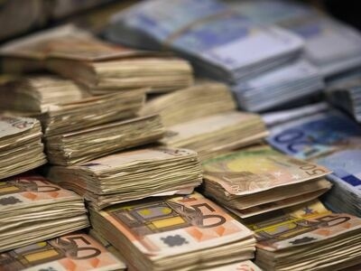 Депозитите в евро скочиха двойно за година