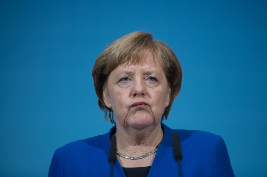 Меркел отмени пълното затваряне по Великден и се извини
