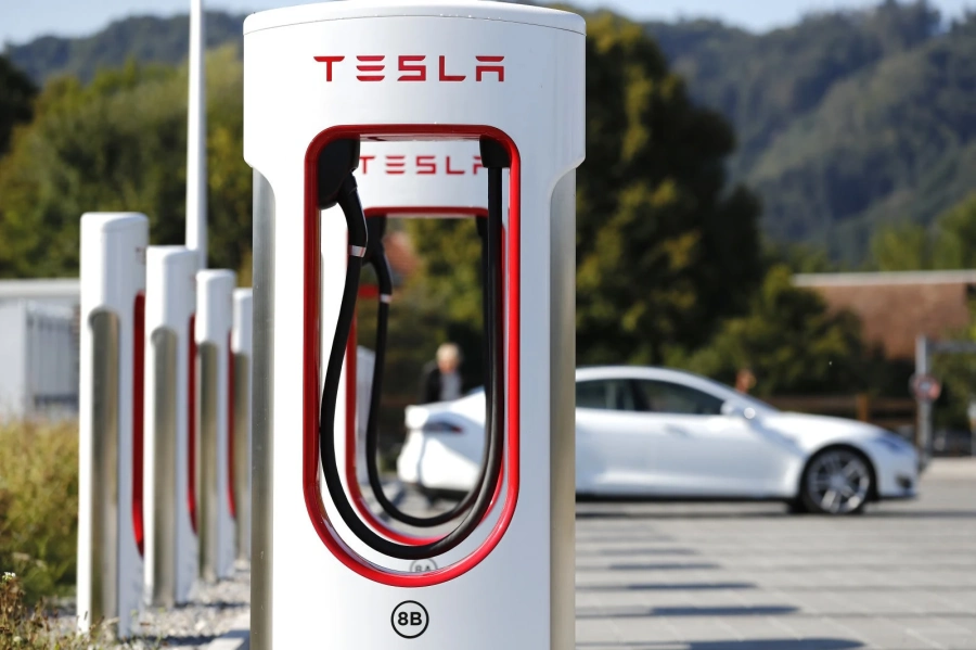 Над 6000 зарядни станции на Tesla в Европа