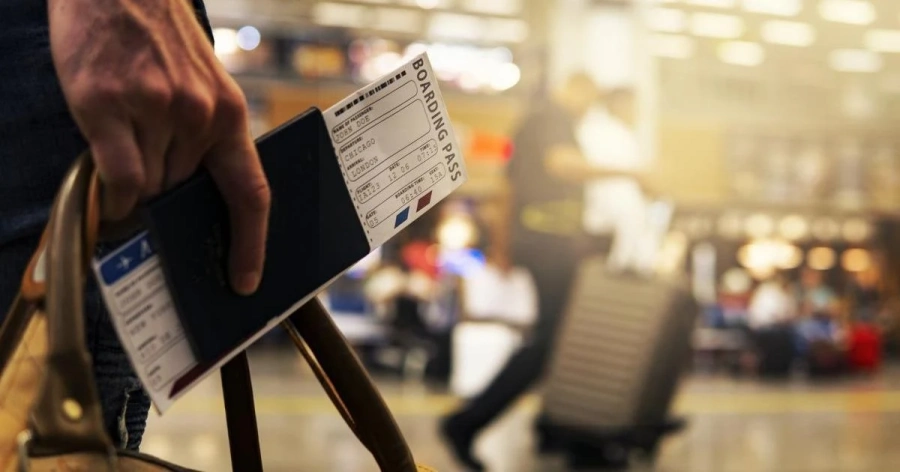 ЕП въвежда спешно ваксинационния паспорт за лятото
