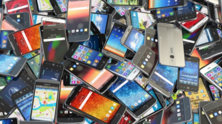 Смартфоните често споделят нашите данни