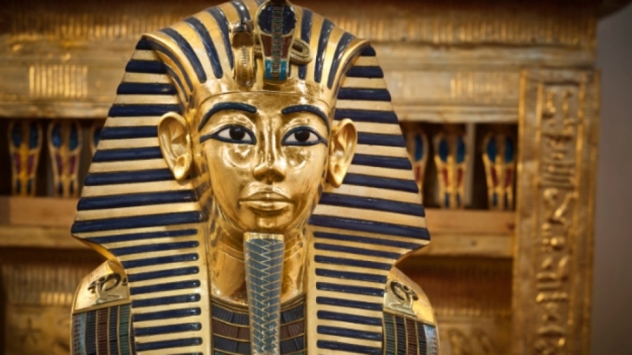 Древното проклятие на фараона причинило блокирането на Суецкия канал 