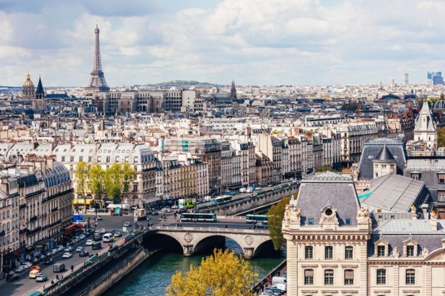 Франция: Активност на изборите, мнозина идват отдалеч въпреки локдауна