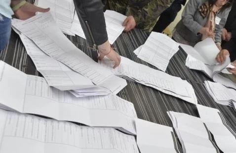 ЦИК при обработени 54,63% протоколи: ГЕРБ – 24,8%, Има такъв народ – 18,74%