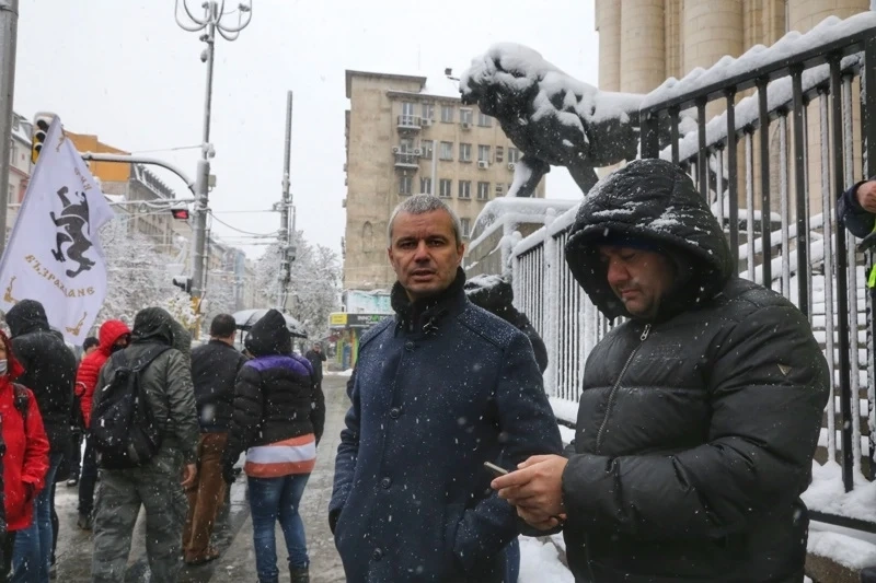 Без проруски партии в парламента