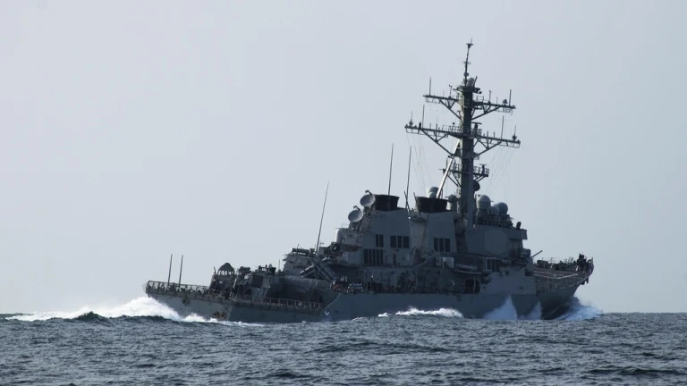  САЩ изпращат военни кораби в Черно море