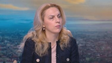 Николова: И тази година ще приложим практиката за безплатните чадъри и шезлонги