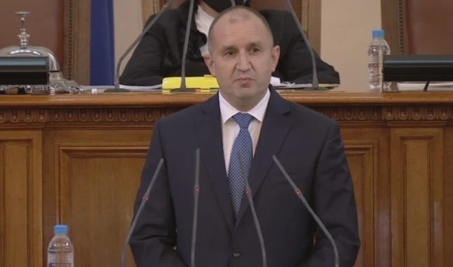 Радев насрочва консултации за съставяне на правителство на 19 април