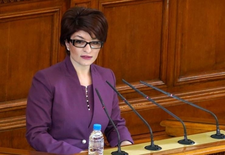 Десислава Атанасова: Ще предложим кабинет, който да заработи на бързи обороти