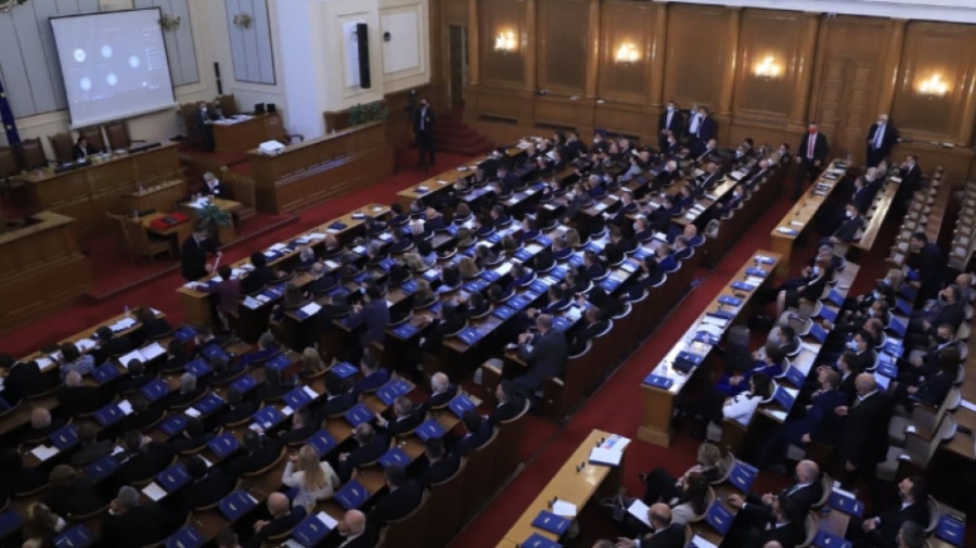 НС изслушва Борисов и създава комисия за ревизия на предишното управление