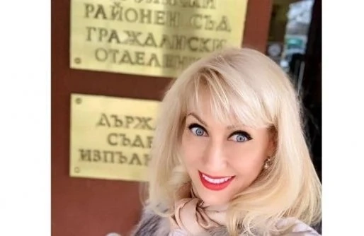 Мисис Баба се разведе с неверния съпруг