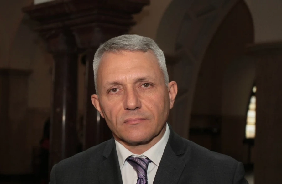 Хаджигенов: Правителство на малцинството да може да работи