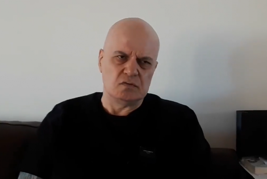 Слави Трифонов: Не бягаме от отговорност