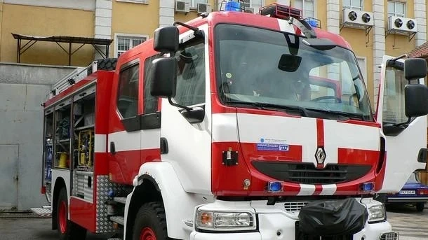 Пожар избухна в столичен хотел, има пострадали