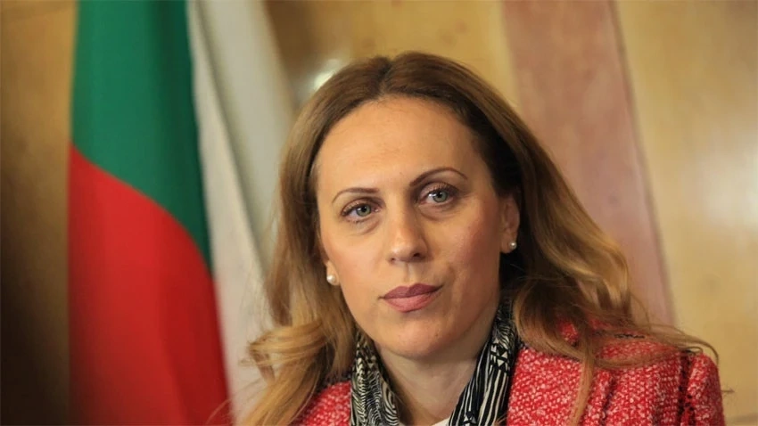 Марияна Николова: Руските туристи идват, румънските също