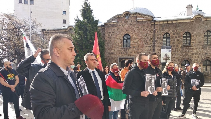 Под бурни освирквания Тошко Йорданов обяви: Този парламент няма да изкара повече от месец